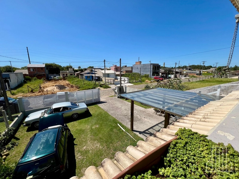 Sobrado Semi-Mobiliado com Anexo no Bairro Capão Novo: 40ª foto da galeria de imagens do imóvel