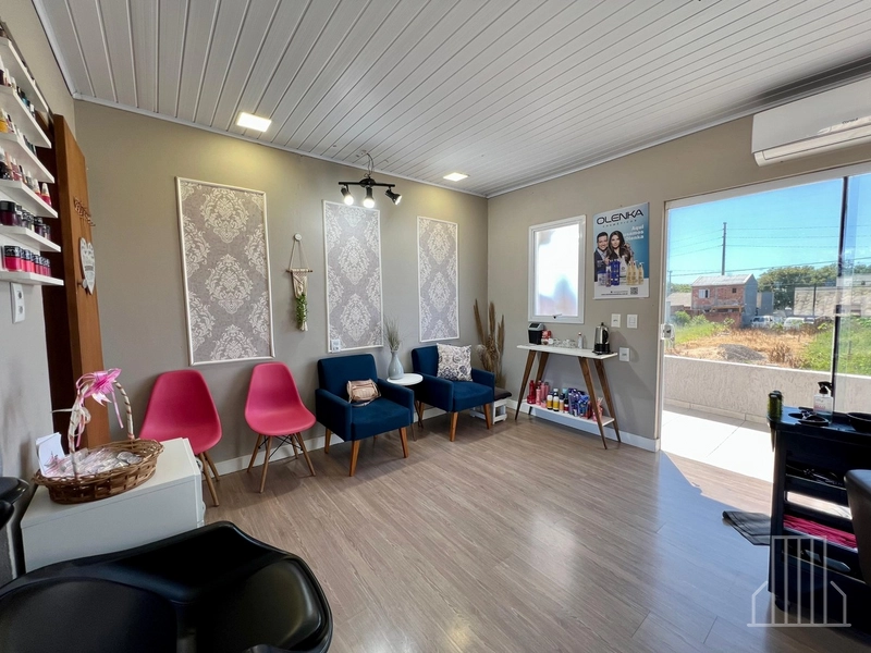 Sobrado Semi-Mobiliado com Anexo no Bairro Capão Novo: 36ª foto da galeria de imagens do imóvel