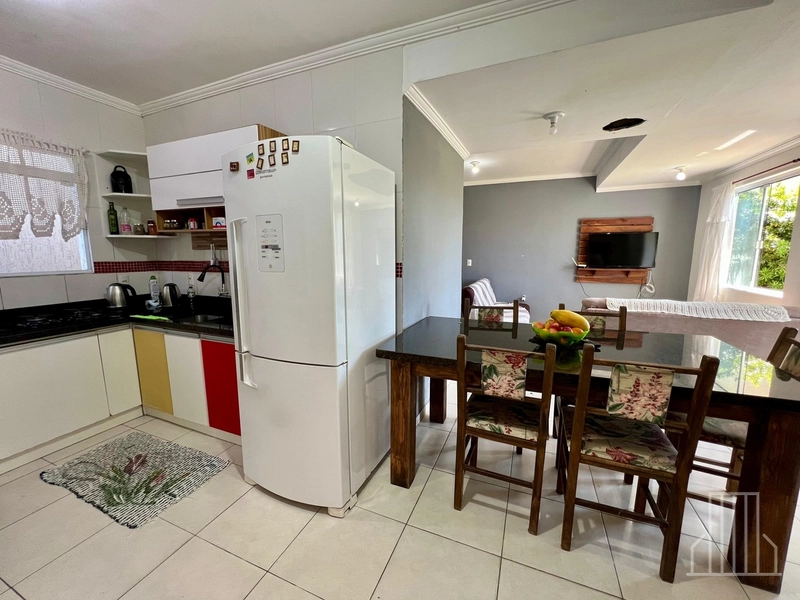 Sobrado Semi-Mobiliado com Anexo no Bairro Capão Novo: 14ª foto da galeria de imagens do imóvel