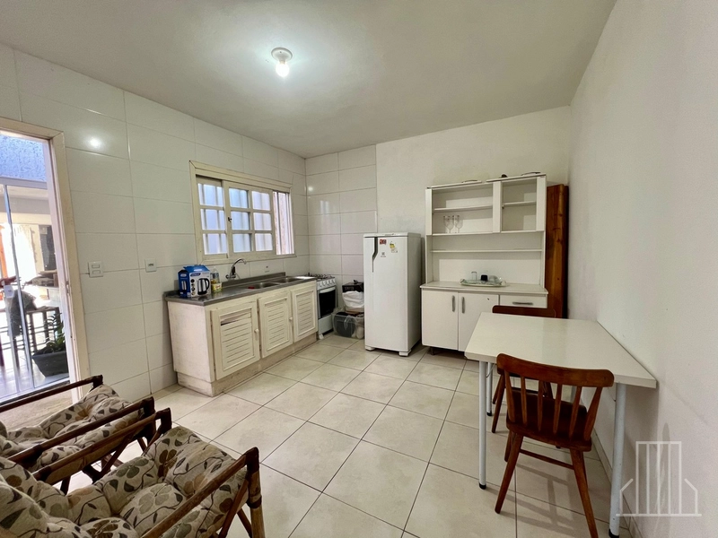 Sobrado Semi-Mobiliado com Anexo no Bairro Capão Novo: 16ª foto da galeria de imagens do imóvel