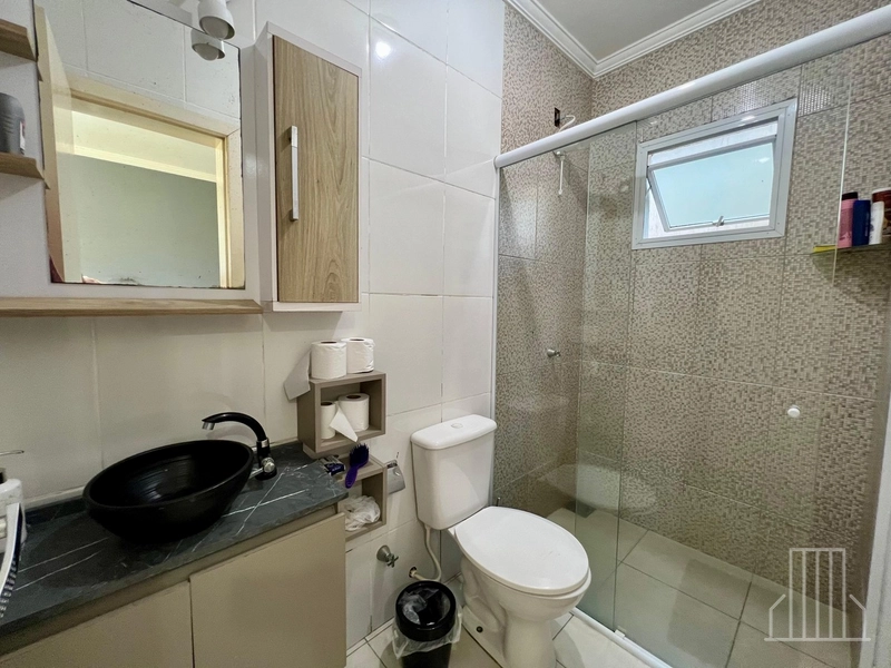 Sobrado Semi-Mobiliado com Anexo no Bairro Capão Novo: 31ª foto da galeria de imagens do imóvel