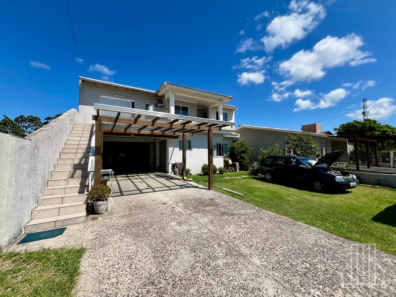 Sobrado Semi-Mobiliado com Anexo no Bairro Capão Novo: 4ª foto da galeria de imagens do imóvel