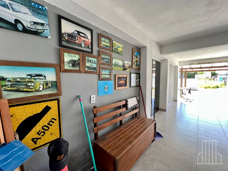 Sobrado Semi-Mobiliado com Anexo no Bairro Capão Novo: 12ª foto da galeria de imagens do imóvel