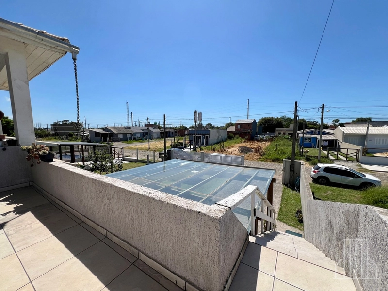 Sobrado Semi-Mobiliado com Anexo no Bairro Capão Novo: 6ª foto da galeria de imagens do imóvel