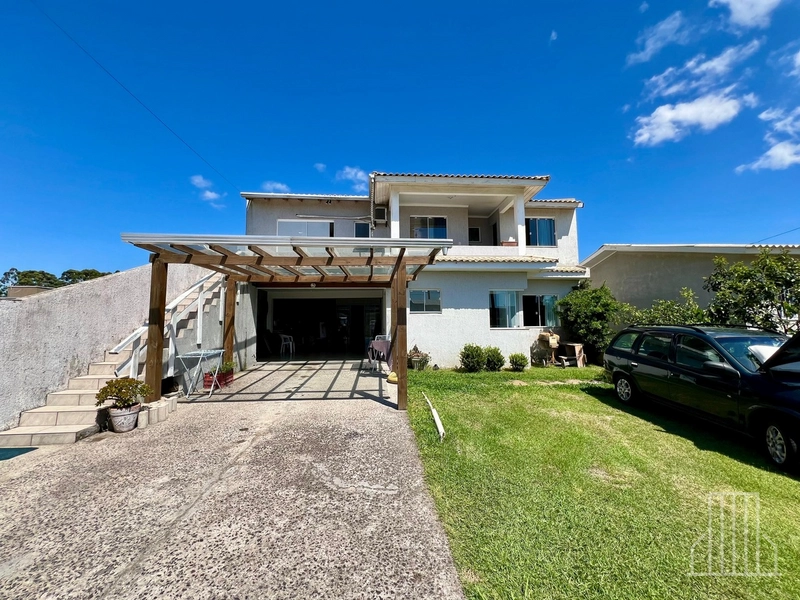 Sobrado Semi-Mobiliado com Anexo no Bairro Capão Novo: 2ª foto da galeria de imagens do imóvel
