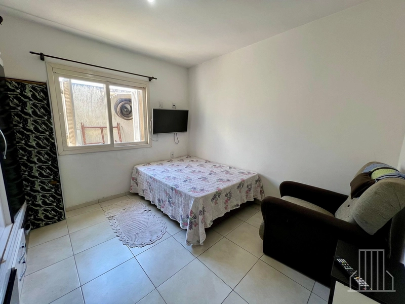 Sobrado Semi-Mobiliado com Anexo no Bairro Capão Novo: 23ª foto da galeria de imagens do imóvel