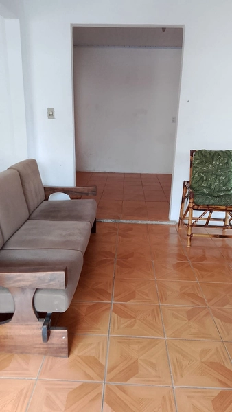 Casa Ampla e Bem Localizada com 3 Dormitórios e Pátio Livre: 6ª foto da galeria de imagens do imóvel