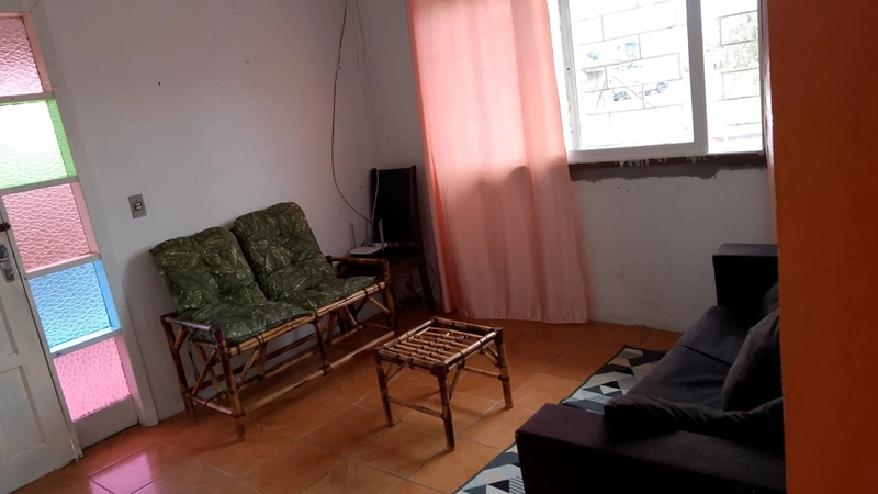 Casa Ampla e Bem Localizada com 3 Dormitórios e Pátio Livre: 7ª foto da galeria de imagens do imóvel