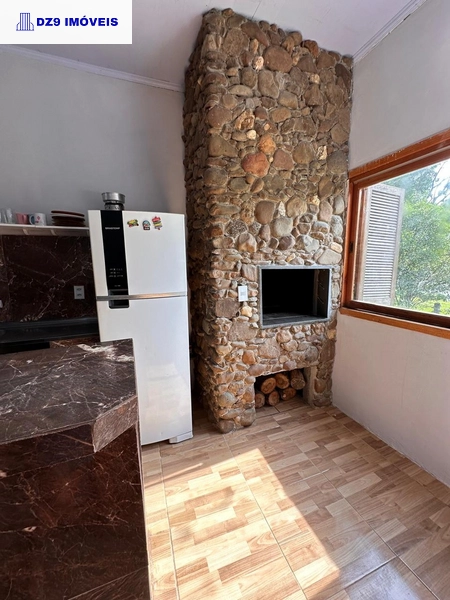 ENCANTADORA CASA À BEIRA DO RIO TRÊS FORQUILHAS: 11ª foto da galeria de imagens do imóvel