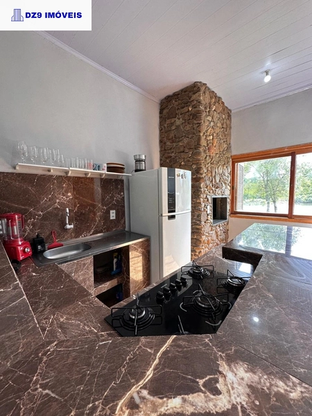 ENCANTADORA CASA À BEIRA DO RIO TRÊS FORQUILHAS: 8ª foto da galeria de imagens do imóvel