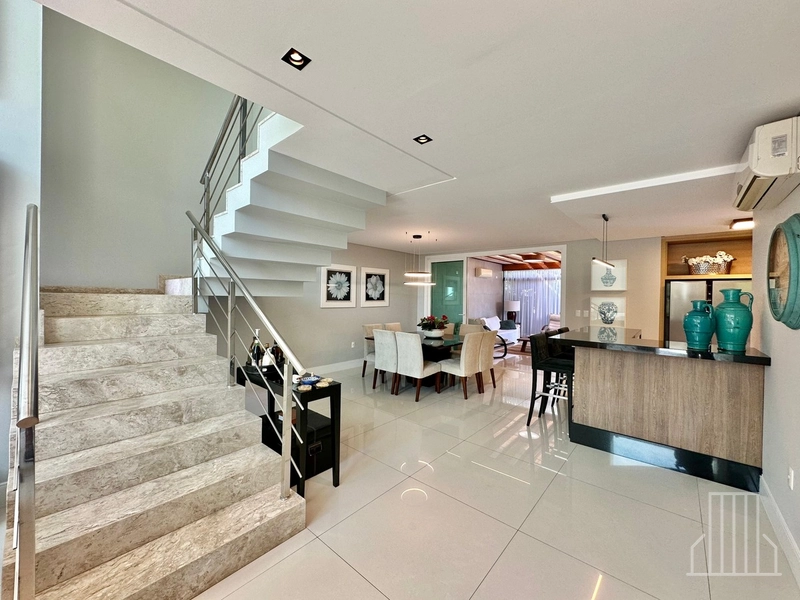 Sobrado de Alto Padrão no Condomínio Condado de Capão: 8ª foto da galeria de imagens do imóvel