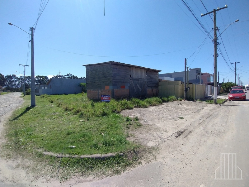 EXCELENTE LOTE DE ESQUINA NO BAIRRO CAPÃO NOVO!: 3ª foto da galeria de imagens do imóvel