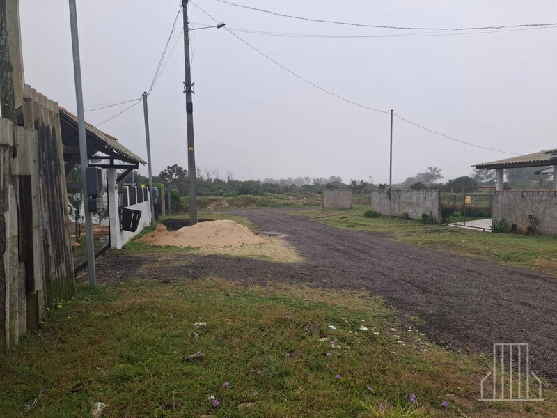 Terreno à Venda em Capão Novo – 300 m² a Uma Quadra do Mar: 2ª foto da galeria de imagens do imóvel