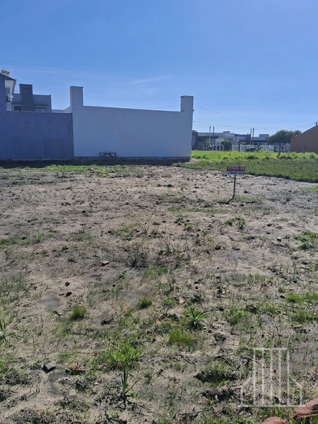 TERRENO IMPECÁVEL À VENDA - ÓTIMA LOCALIZAÇÃO E POTENCIAL: 3ª foto da galeria de imagens do imóvel