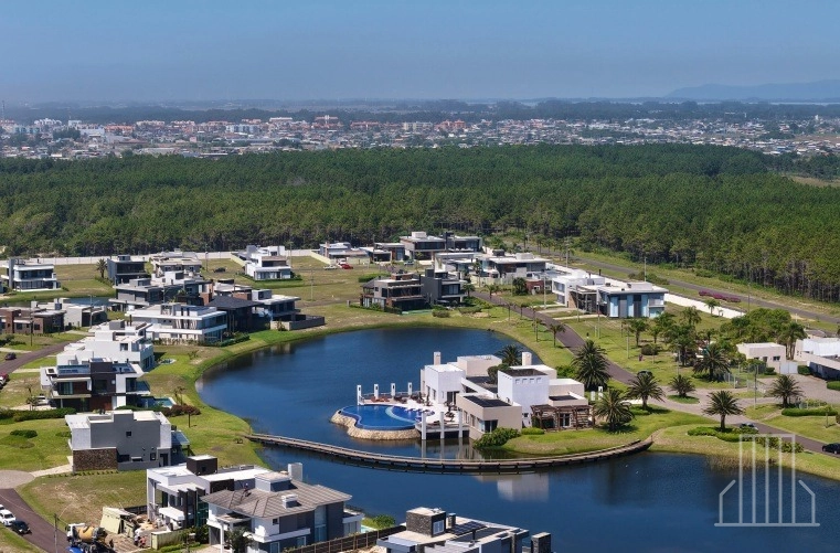 DESLUMBRANTE RESIDÊNCIA NO CONDOMÍNIO COSTA SERENA – CAPÃO DA CANOA!: 29ª foto da galeria de imagens do imóvel