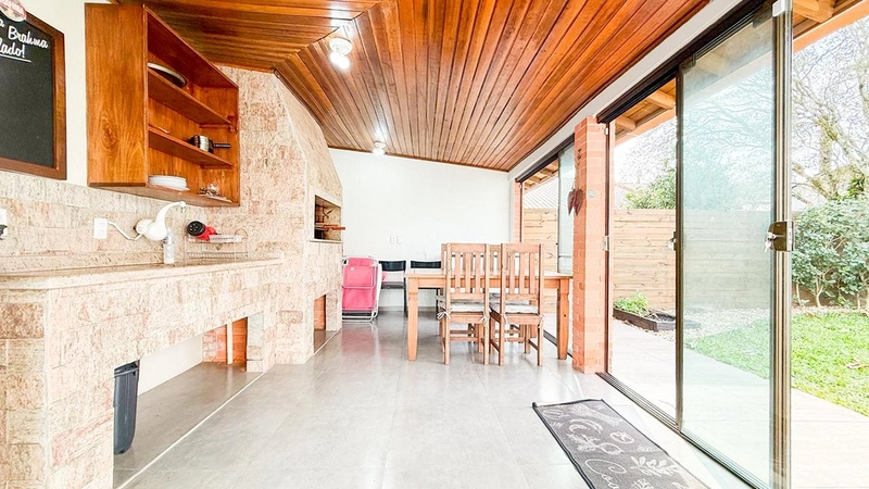 LINDISSÍMA CASA A VENDA NO BAIRRO CAPÃO NOVO!: 27ª foto da galeria de imagens do imóvel