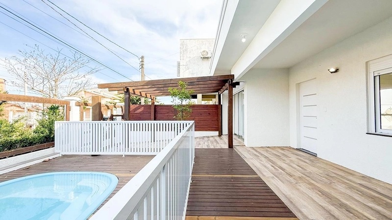 LINDISSÍMA CASA A VENDA NO BAIRRO CAPÃO NOVO!: 6ª foto da galeria de imagens do imóvel