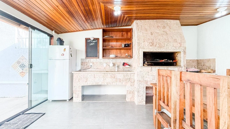 LINDISSÍMA CASA A VENDA NO BAIRRO CAPÃO NOVO!: 26ª foto da galeria de imagens do imóvel