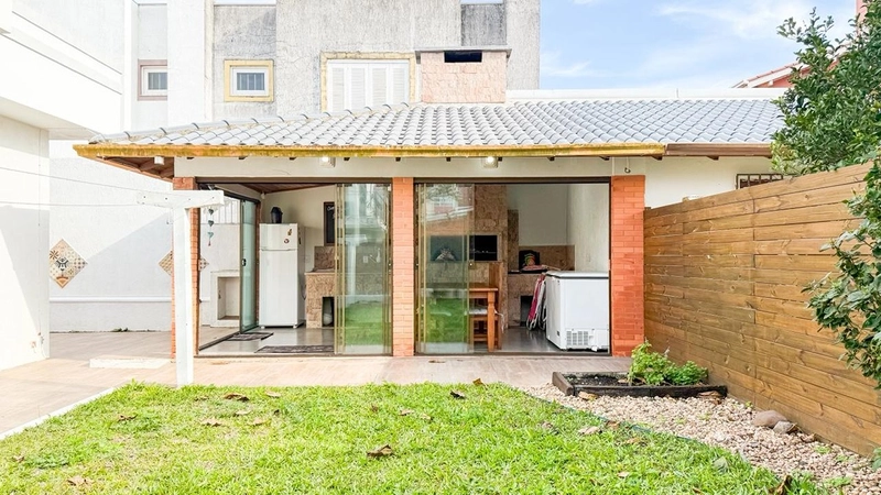 LINDISSÍMA CASA A VENDA NO BAIRRO CAPÃO NOVO!: 31ª foto da galeria de imagens do imóvel