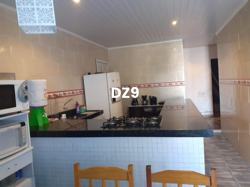 CASA COM 4 DORMITÓRIOS: 4ª foto da galeria de imagens do imóvel