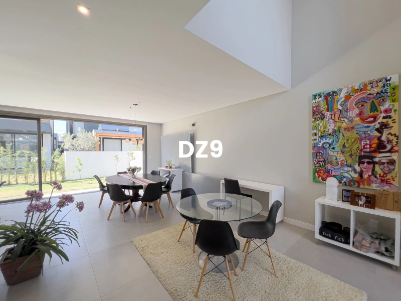 CASA COM 4 SUÍTES, LAVABO, DECORADO, COM GARAGEM!: 6ª foto da galeria de imagens do imóvel