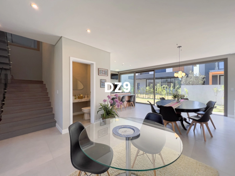 CASA COM 4 SUÍTES, LAVABO, DECORADO, COM GARAGEM!: 5ª foto da galeria de imagens do imóvel