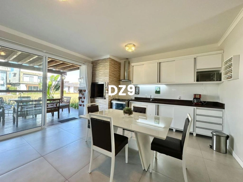 CASA EM CONDOMINIO FECHADO COM 4 SUITES BEM LOCALIZADO!: 4ª foto da galeria de imagens do imóvel