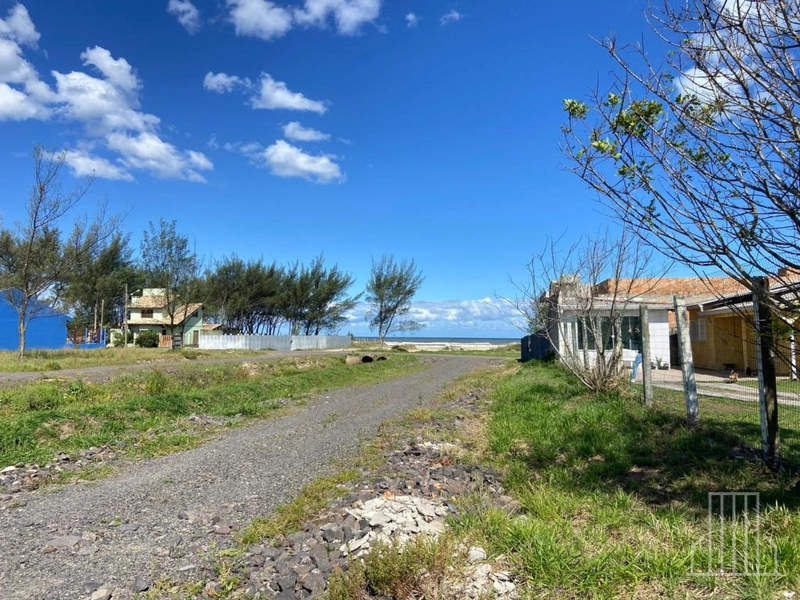 EXCELENTE CASA DE MADEIRA Á VENDA!: 4ª foto da galeria de imagens do imóvel