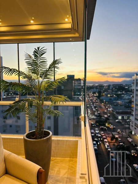 ELEGANTE APARTAMENTO NO NOBRE BAIRRO NAVEGANTES: 1ª foto da galeria de imagens do imóvel