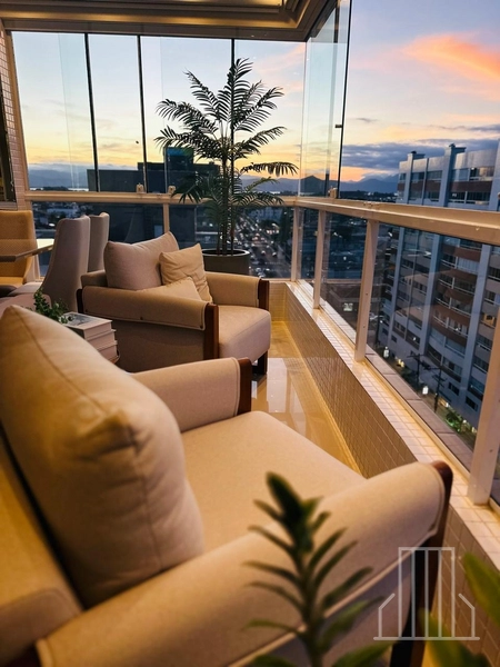 ELEGANTE APARTAMENTO NO NOBRE BAIRRO NAVEGANTES: 3ª foto da galeria de imagens do imóvel