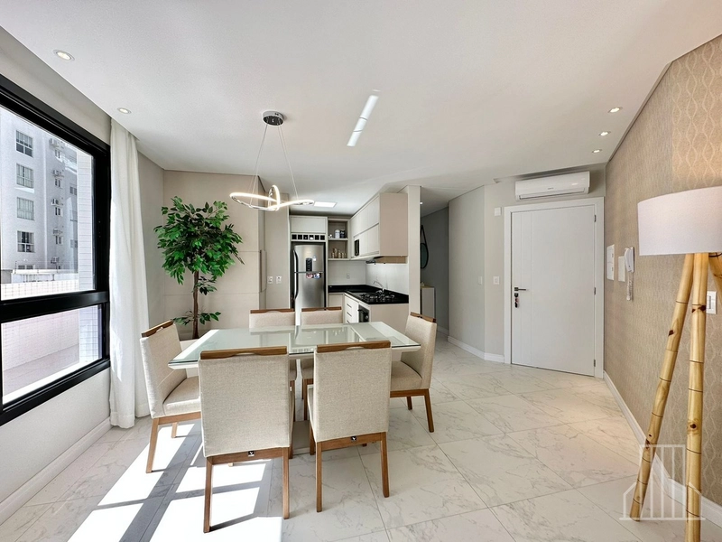 LINDÍSSIMO APARTAMENTO A 2 QUADRAS DO MAR EM NAVEGANTES!: 3ª foto da galeria de imagens do imóvel