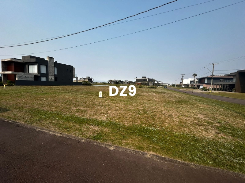 TERRENO A VENDA NO CONDOMÍNIO COSTA SERENA!: 2ª foto da galeria de imagens do imóvel