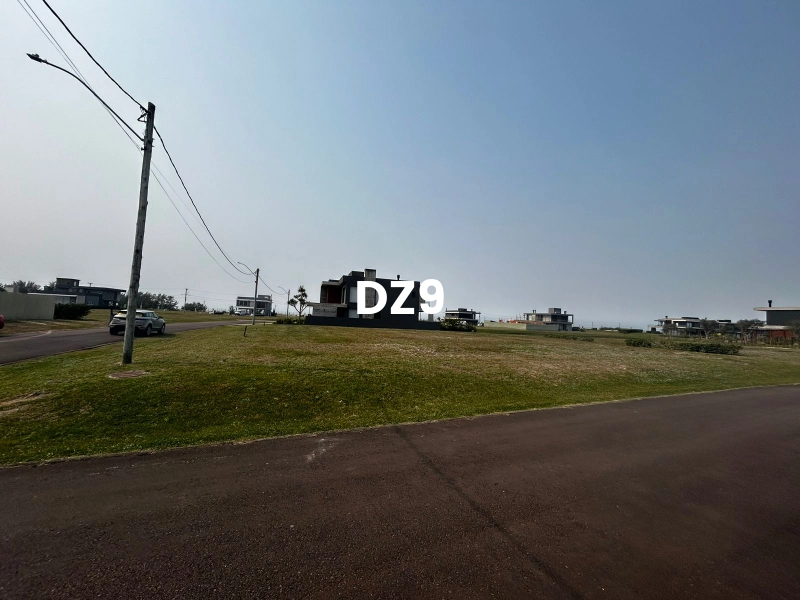 TERRENO A VENDA NO CONDOMÍNIO COSTA SERENA!: 5ª foto da galeria de imagens do imóvel