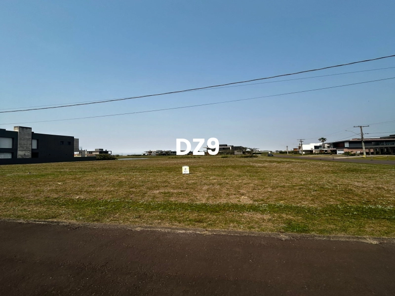 TERRENO A VENDA NO CONDOMÍNIO COSTA SERENA!: 4ª foto da galeria de imagens do imóvel