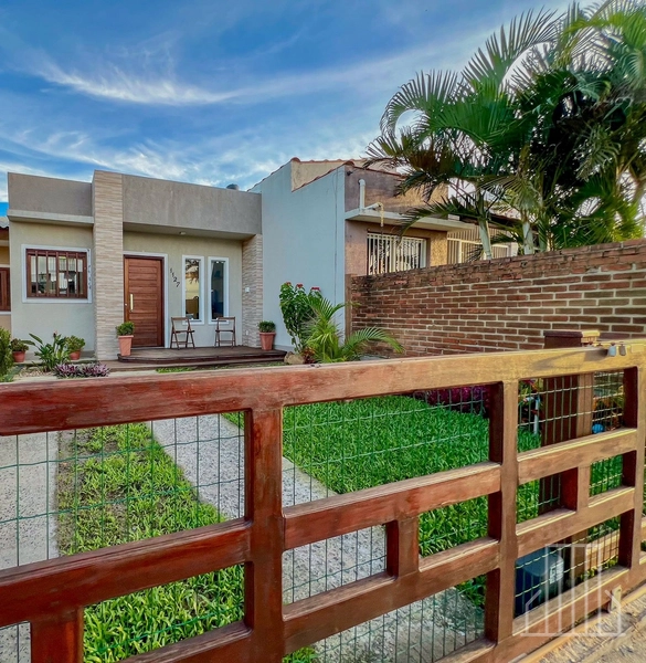 CASA A VENDA COM 2 DORMITÓRIOS! CONFIRA: 2ª foto da galeria de imagens do imóvel