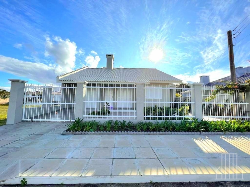 CASA COM 3 DORMITÓRIOS, A VENDA EM CAPÃO NOVO VILLAGE!: 2ª foto da galeria de imagens do imóvel