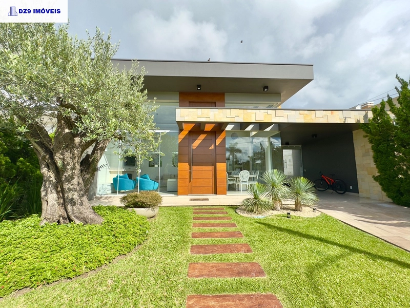 MAGNÍFICO SOBRADO NO CONDOMÍNIO CONDADO DE CAPÃO: 2ª foto da galeria de imagens do imóvel