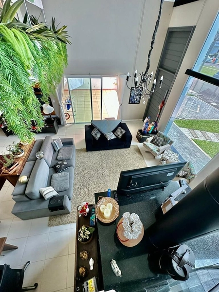 MAGNÍFICO SOBRADO NO CONDOMÍNIO CONDADO DE CAPÃO: 5ª foto da galeria de imagens do imóvel