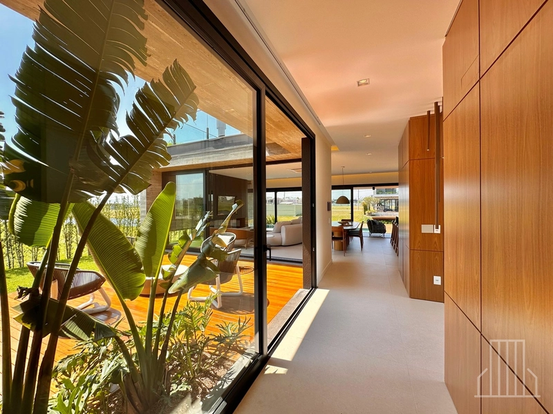 Sobrado de Luxo à Beira do Lago no Condomínio Amare: 10ª foto da galeria de imagens do imóvel