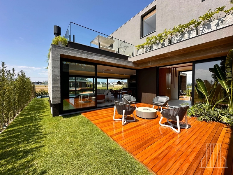 Sobrado de Luxo à Beira do Lago no Condomínio Amare: 9ª foto da galeria de imagens do imóvel