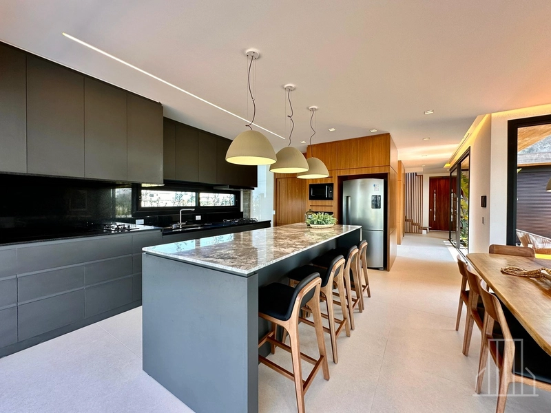 Sobrado de Luxo à Beira do Lago no Condomínio Amare: 13ª foto da galeria de imagens do imóvel