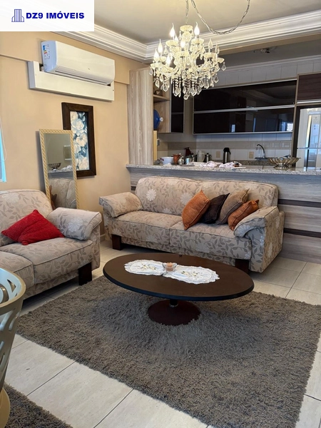 ESPAÇOSO APARTAMENTO MOBILIADO COM CHURRASQUEIRA E SUÍTE: 1ª foto da galeria de imagens do imóvel