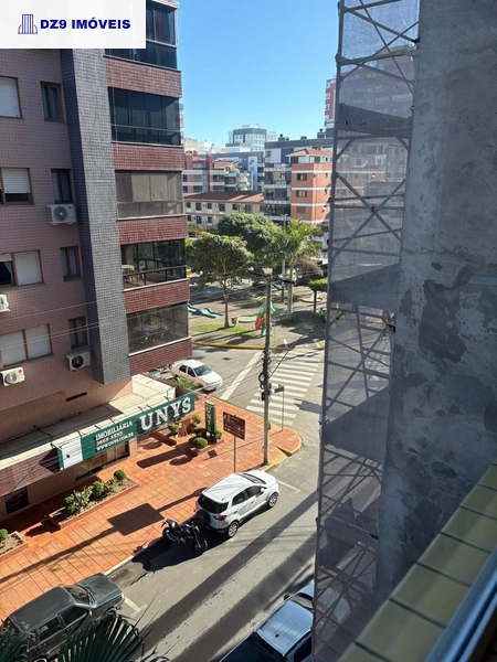 ESPAÇOSO APARTAMENTO MOBILIADO COM CHURRASQUEIRA E SUÍTE: 2ª foto da galeria de imagens do imóvel