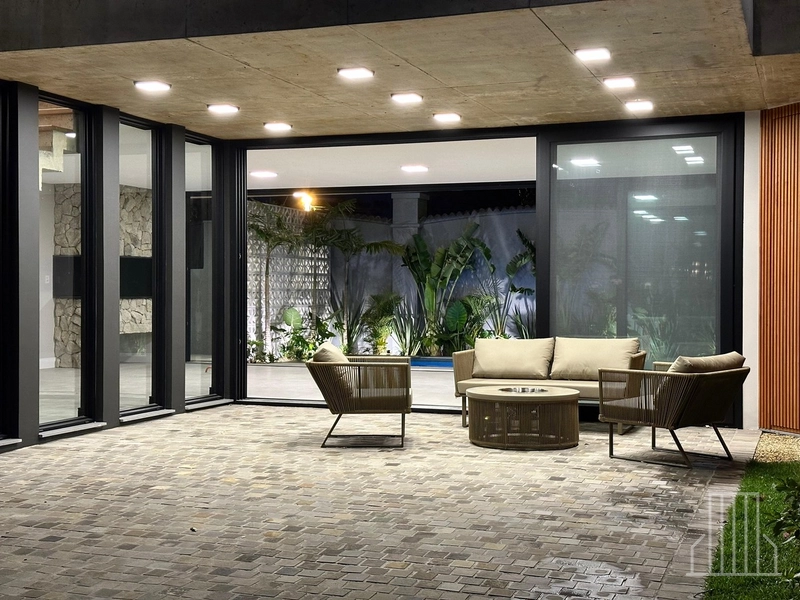 ESPETACULAR SOBRADO EM CONDOMÍNIO FECHADO NO BAIRRO ATLÂNTIDA!: 5ª foto da galeria de imagens do imóvel