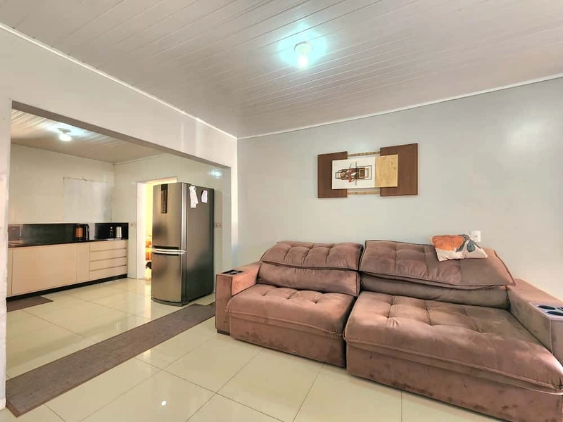 BELA CASA A VENDA EM CAPÃO NOVO! COM 3 DORMITÓRIOS, SUÍTE E PISCINA.: 5ª foto da galeria de imagens do imóvel