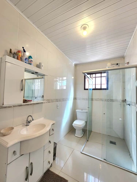 BELA CASA A VENDA EM CAPÃO NOVO! COM 3 DORMITÓRIOS, SUÍTE E PISCINA.: 18ª foto da galeria de imagens do imóvel