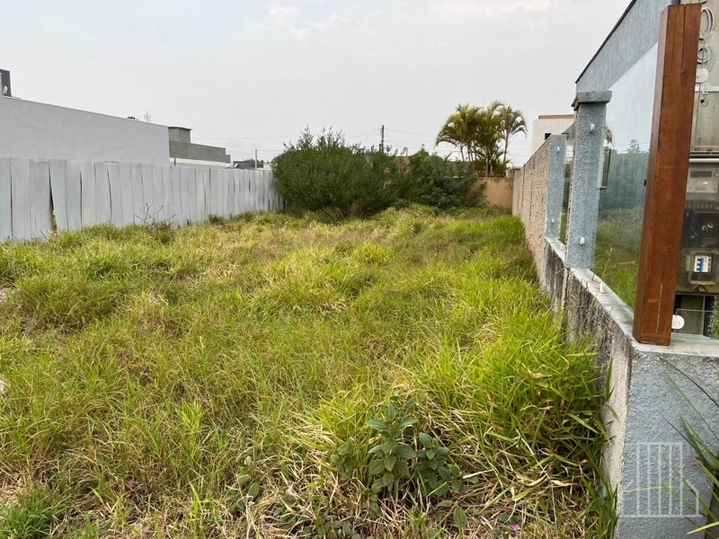 Terreno à Venda em Capão Novo Village: 3ª foto da galeria de imagens do imóvel