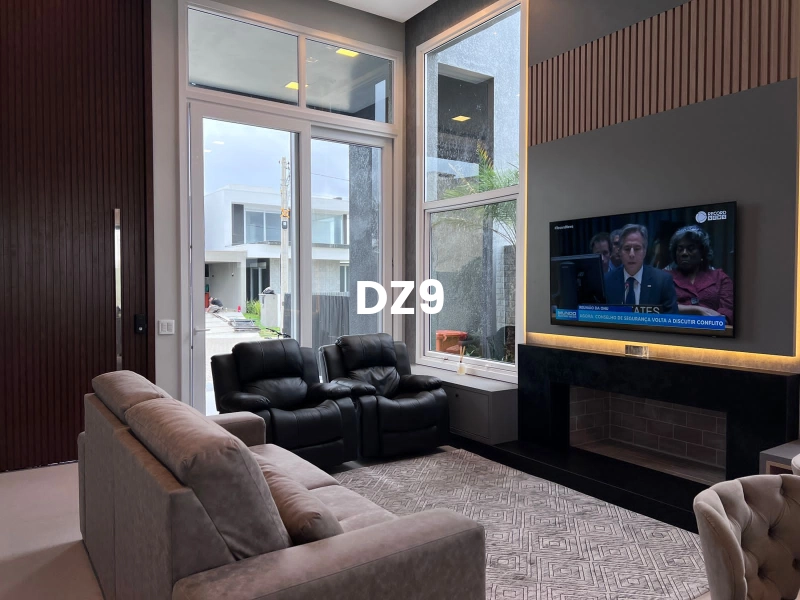 CASA COM 4 SUÍTES, MOBILIADO: 2ª foto da galeria de imagens do imóvel