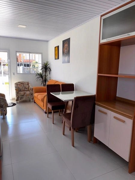 Casa Geminada Mobiliada com 2 Dormitórios e Pátio Privativo: 7ª foto da galeria de imagens do imóvel