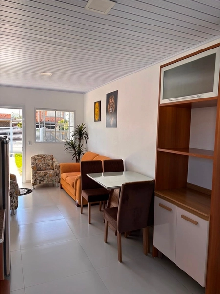 Casa Geminada Mobiliada com 2 Dormitórios e Pátio Privativo: 8ª foto da galeria de imagens do imóvel